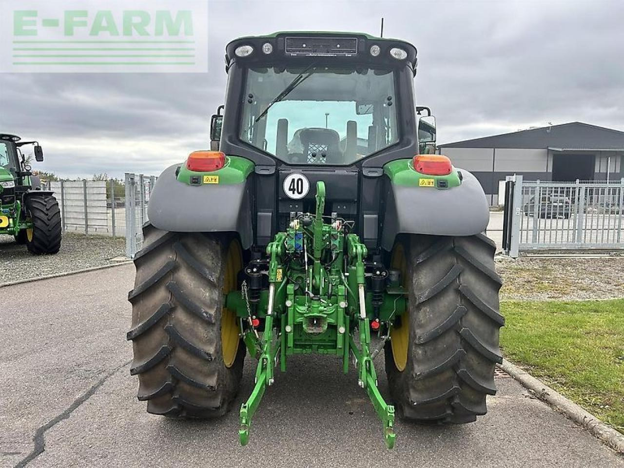 John Deere 6090m - Traktor: das Bild 5 John Deere 6090m - Traktor: das Bild 5