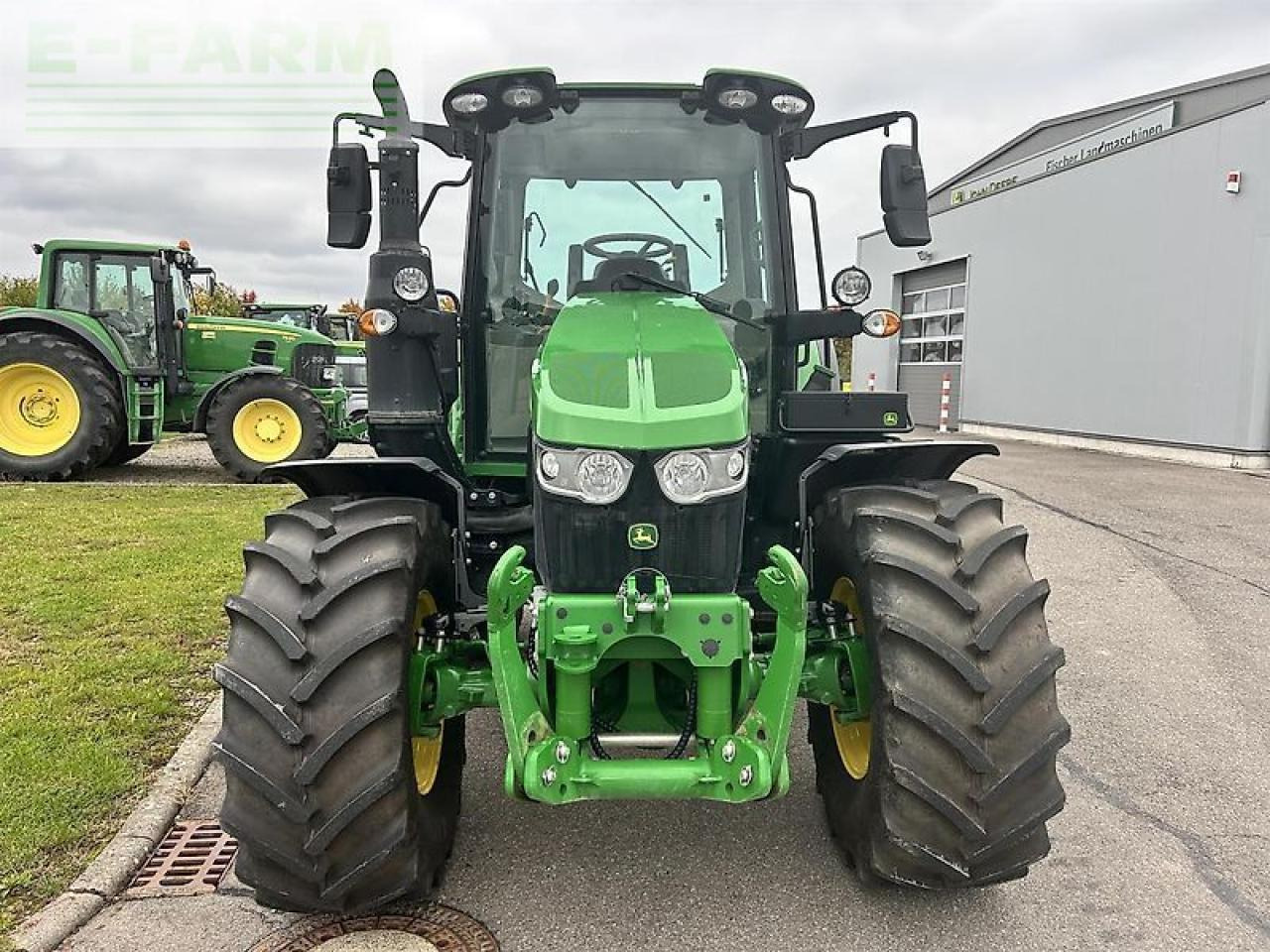 John Deere 6090m - Traktor: das Bild 3 John Deere 6090m - Traktor: das Bild 3