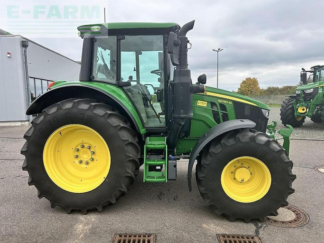 John Deere 6090m - Traktor: das Bild 4 John Deere 6090m - Traktor: das Bild 4