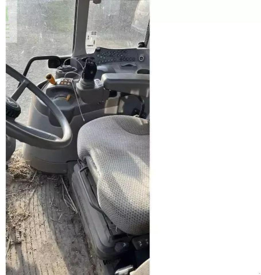 Traktor John Deere 6110m: das Bild 6