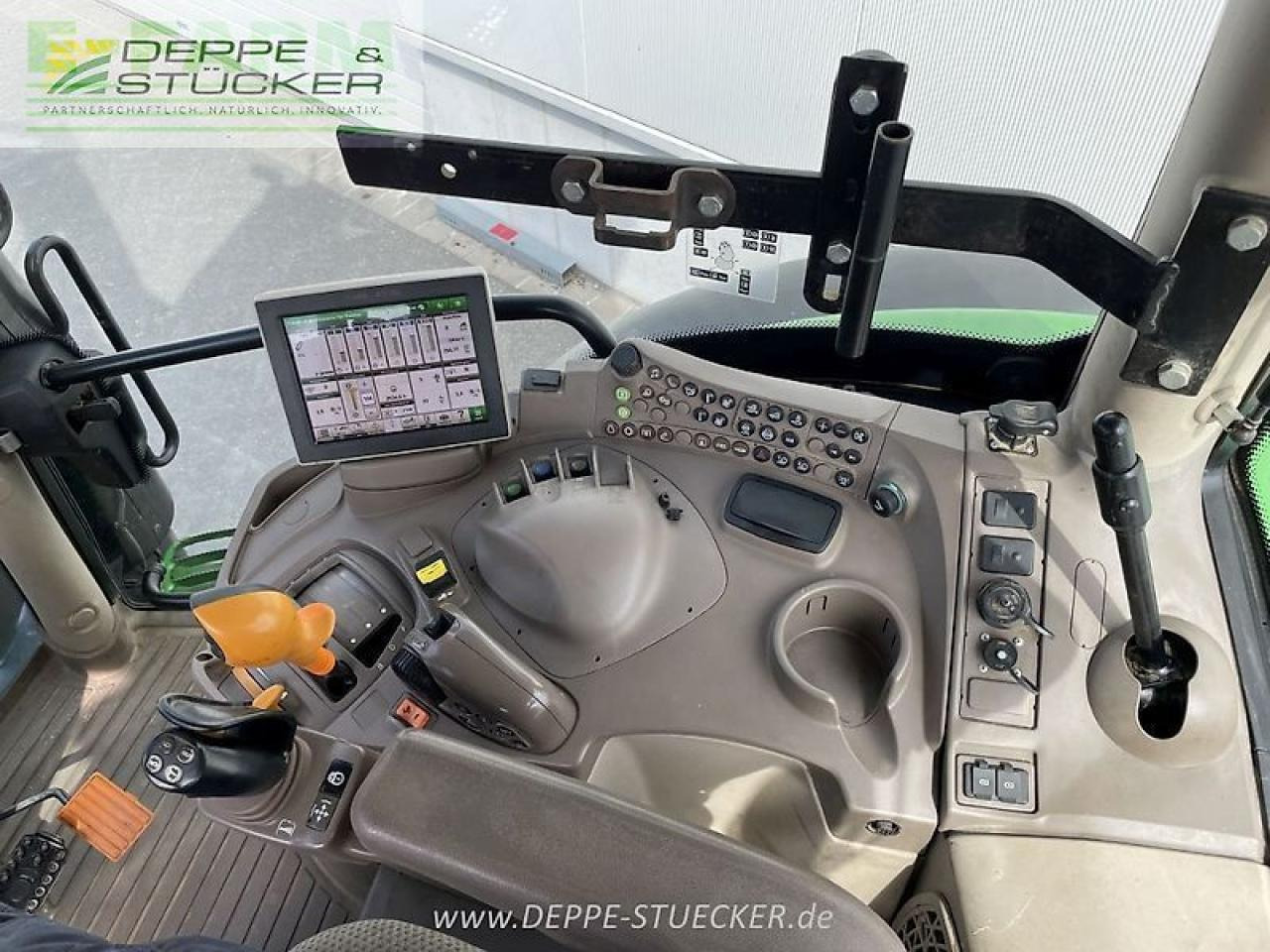 Traktor John Deere 6110r: das Bild 10