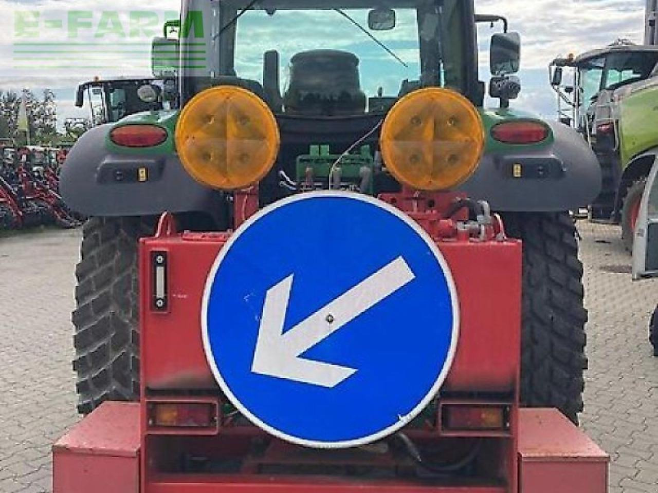 Traktor John Deere 6110r kommunal: das Bild 6