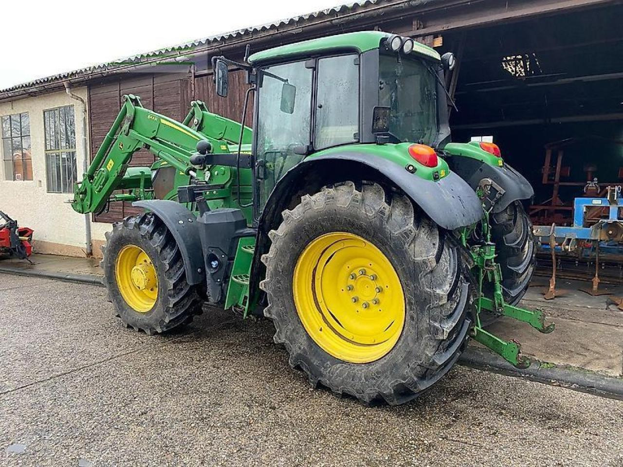 John Deere 6135 m - Traktor: das Bild 4 John Deere 6135 m - Traktor: das Bild 4