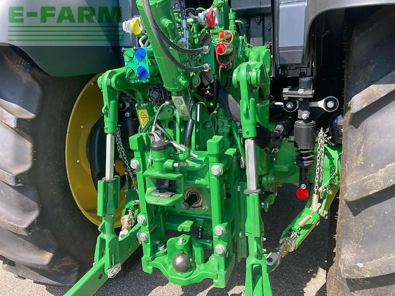 John Deere 6140m - Traktor: das Bild 5 John Deere 6140m - Traktor: das Bild 5