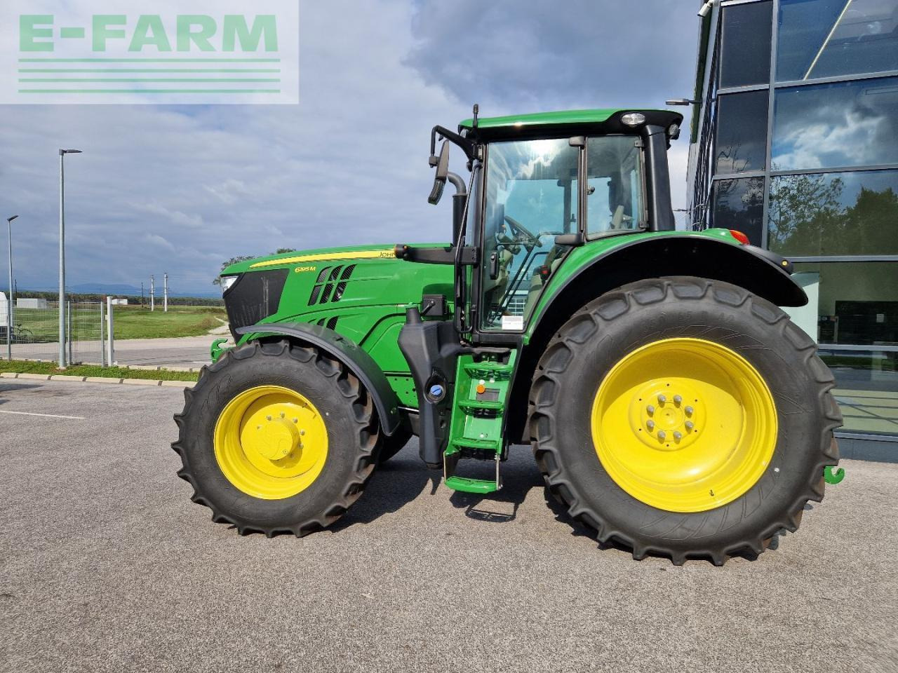 John Deere 6195M - Traktor: das Bild 2 John Deere 6195M - Traktor: das Bild 2
