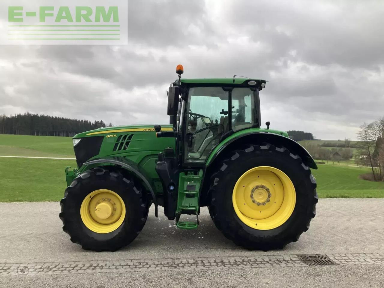 John Deere 6215r - Traktor: das Bild 2 John Deere 6215r - Traktor: das Bild 2