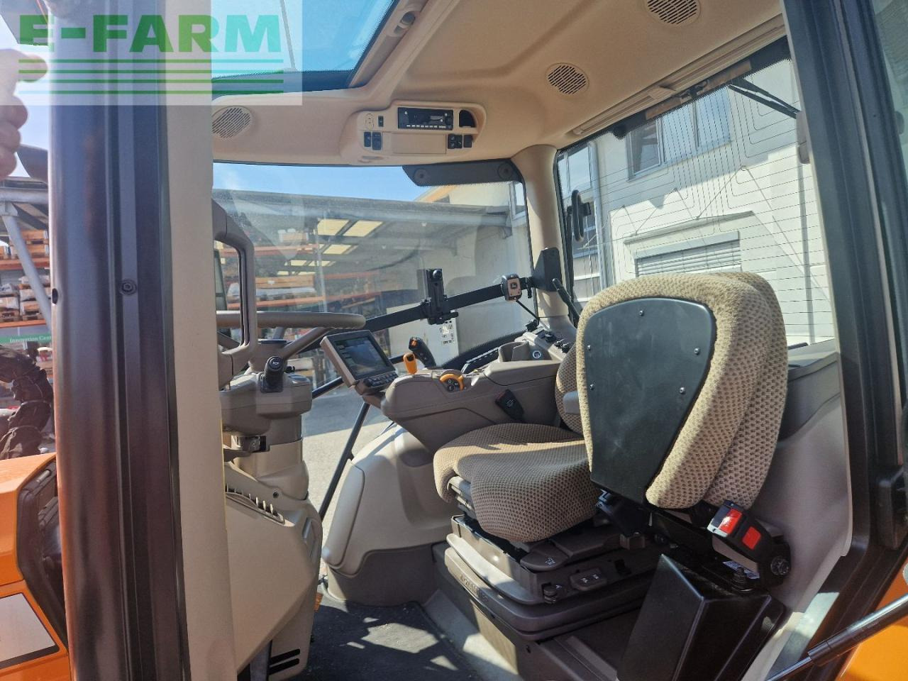 Traktor John Deere 6R 150: das Bild 15