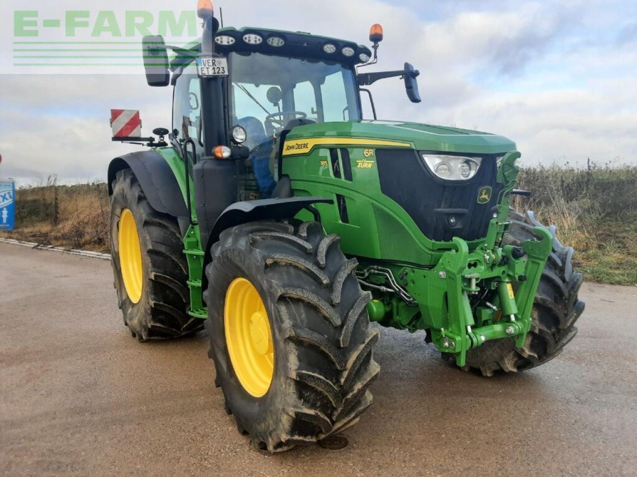 John Deere 6r185 - Traktor: das Bild 2 John Deere 6r185 - Traktor: das Bild 2