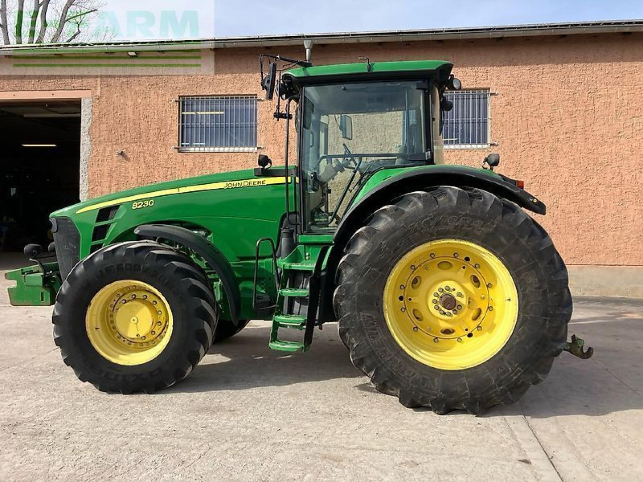 John Deere 8230 ils, powr shift - Traktor: das Bild 5 John Deere 8230 ils, powr shift - Traktor: das Bild 5