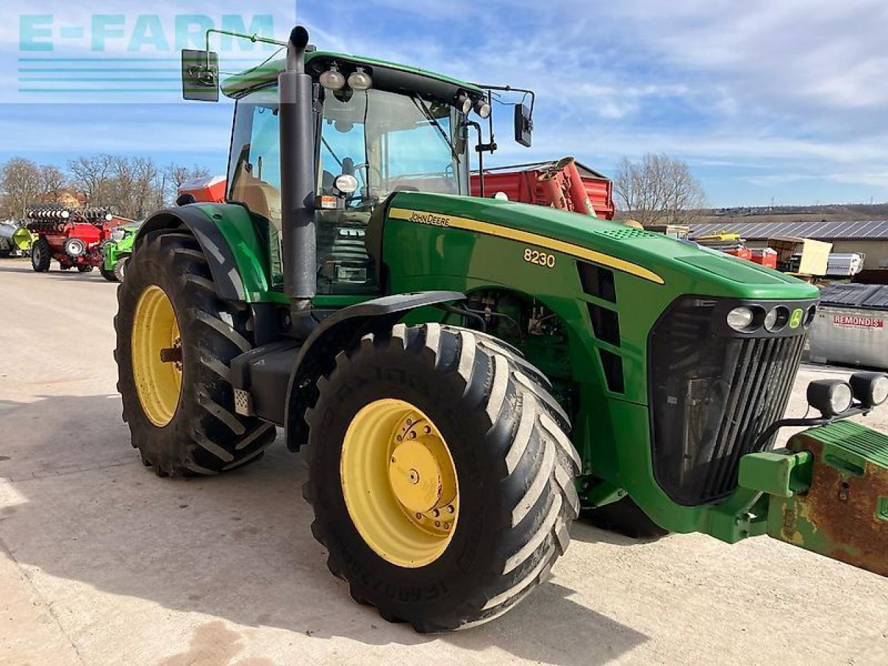 John Deere 8230 ils, powr shift - Traktor: das Bild 4 John Deere 8230 ils, powr shift - Traktor: das Bild 4