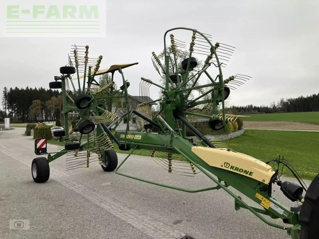 Heuwender/ Wenderechen Krone swadro ts 680: das Bild 17