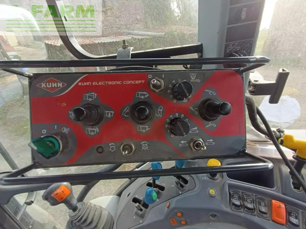 Kuhn altor 5070 - Silotechnik: das Bild 5 Kuhn altor 5070 - Silotechnik: das Bild 5