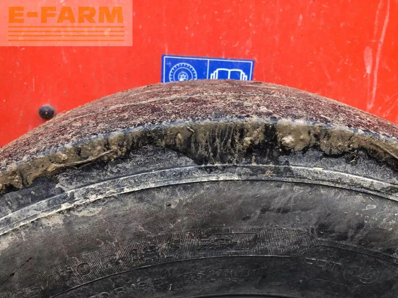 Kuhn altor 6070 - Silotechnik: das Bild 4 Kuhn altor 6070 - Silotechnik: das Bild 4