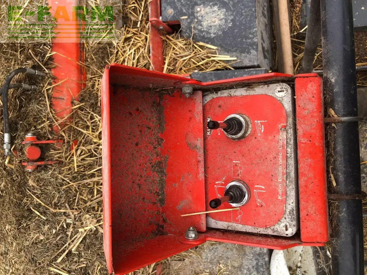 Kuhn altor 6070 - Silotechnik: das Bild 5 Kuhn altor 6070 - Silotechnik: das Bild 5