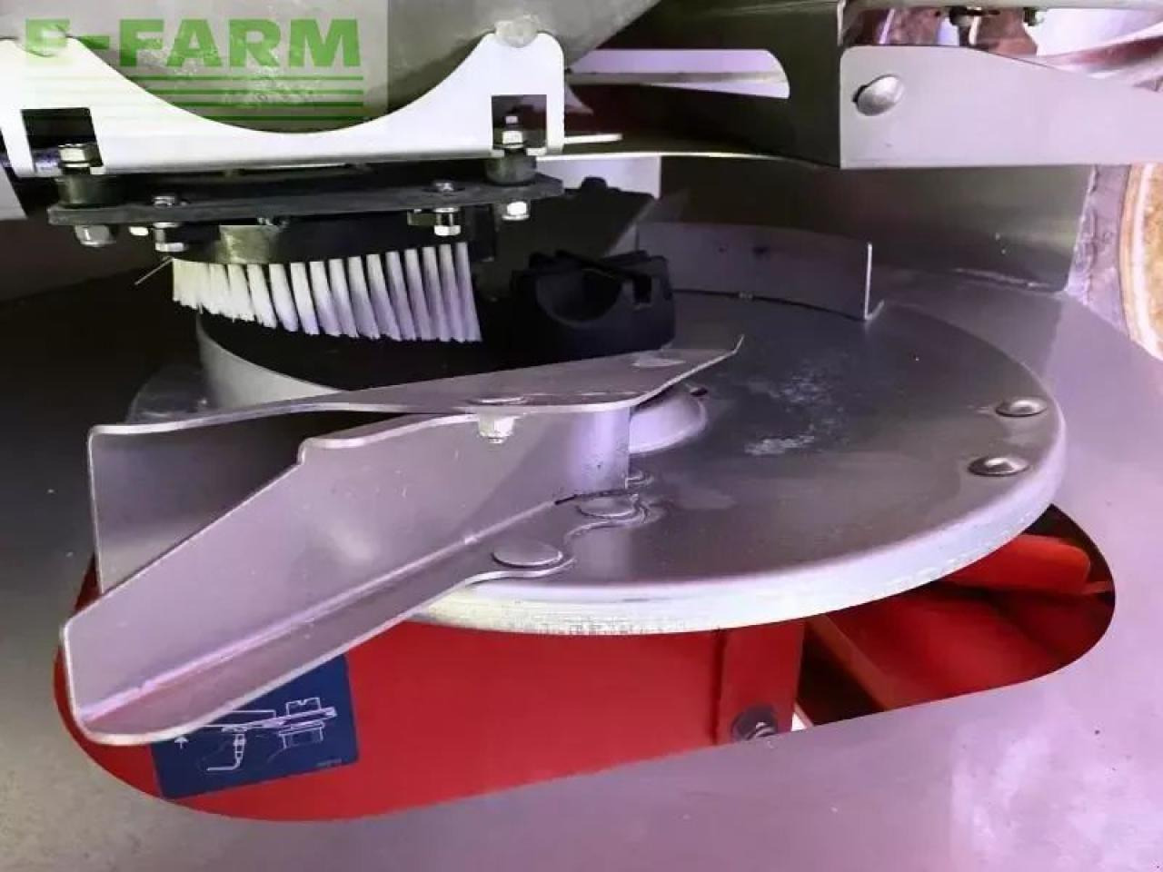 Kuhn axera 1102 h-emc - Düngerstreuer: das Bild 5 Kuhn axera 1102 h-emc - Düngerstreuer: das Bild 5