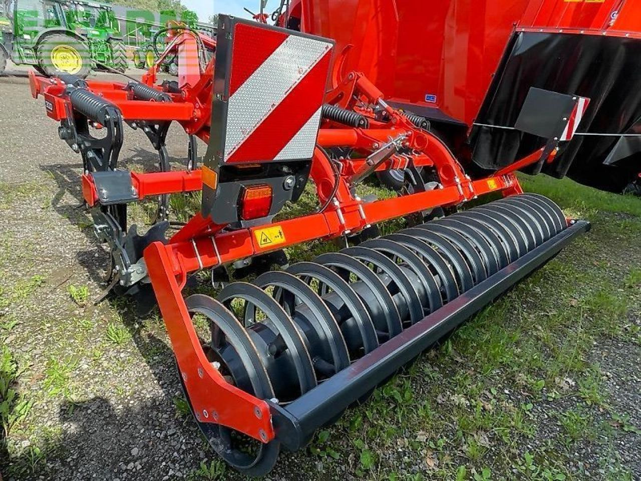 Kuhn cultimer 300 ns - Grubber: das Bild 3 Kuhn cultimer 300 ns - Grubber: das Bild 3