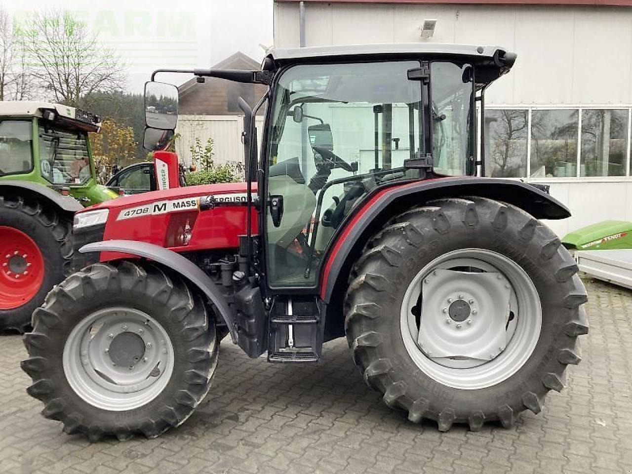 Massey Ferguson 4708 m essential - Traktor: das Bild 3 Massey Ferguson 4708 m essential - Traktor: das Bild 3