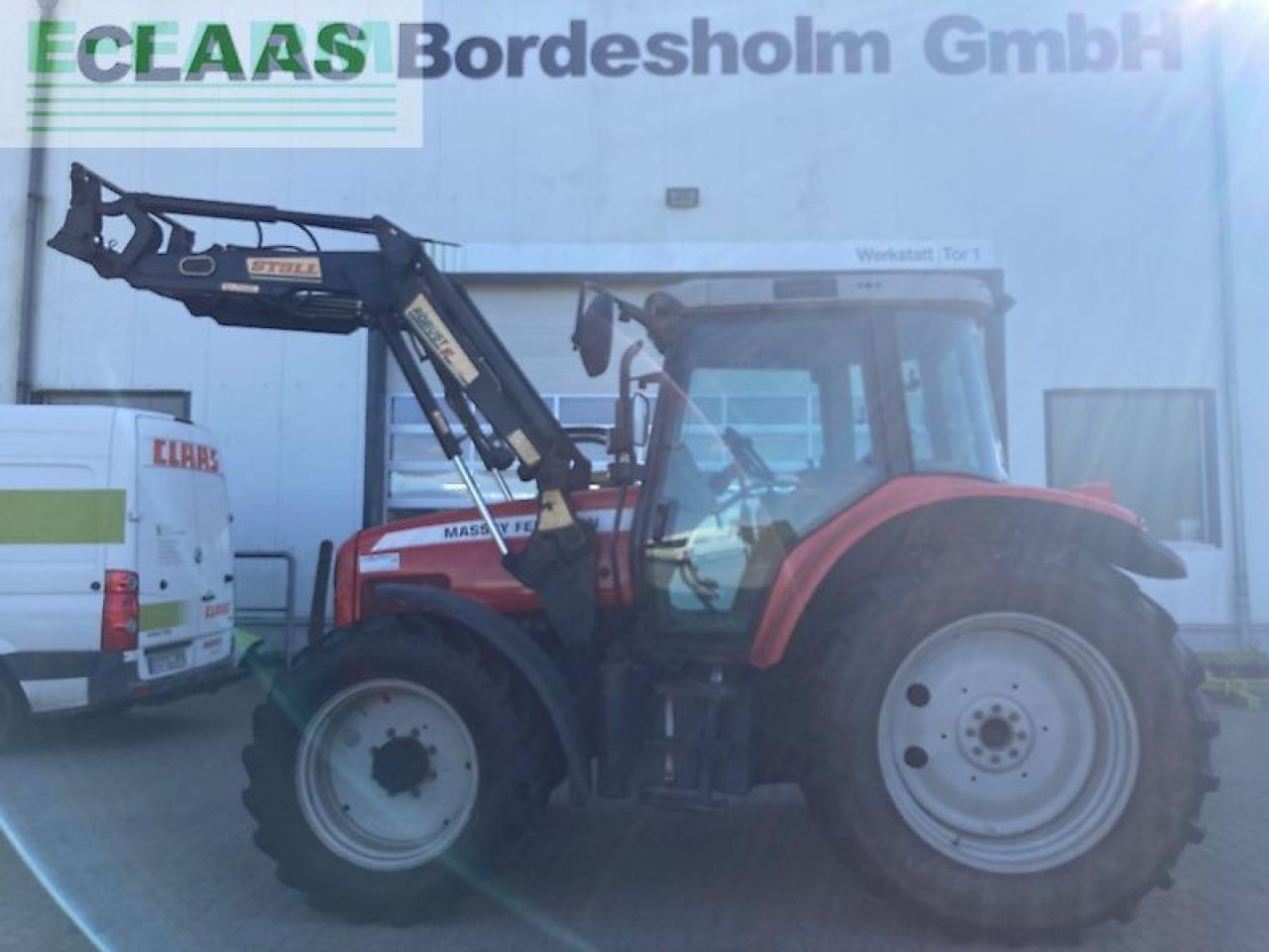 Massey Ferguson 5445 - Traktor: das Bild 2 Massey Ferguson 5445 - Traktor: das Bild 2