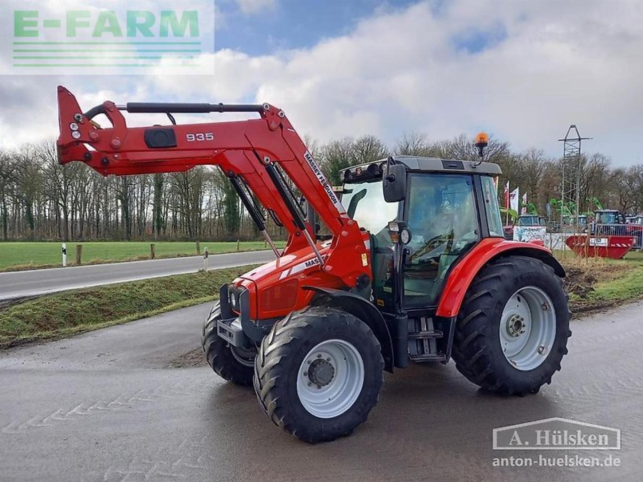 Massey Ferguson mf 5435 mit frontlader - Traktor: das Bild 1 Massey Ferguson mf 5435 mit frontlader - Traktor: das Bild 1
