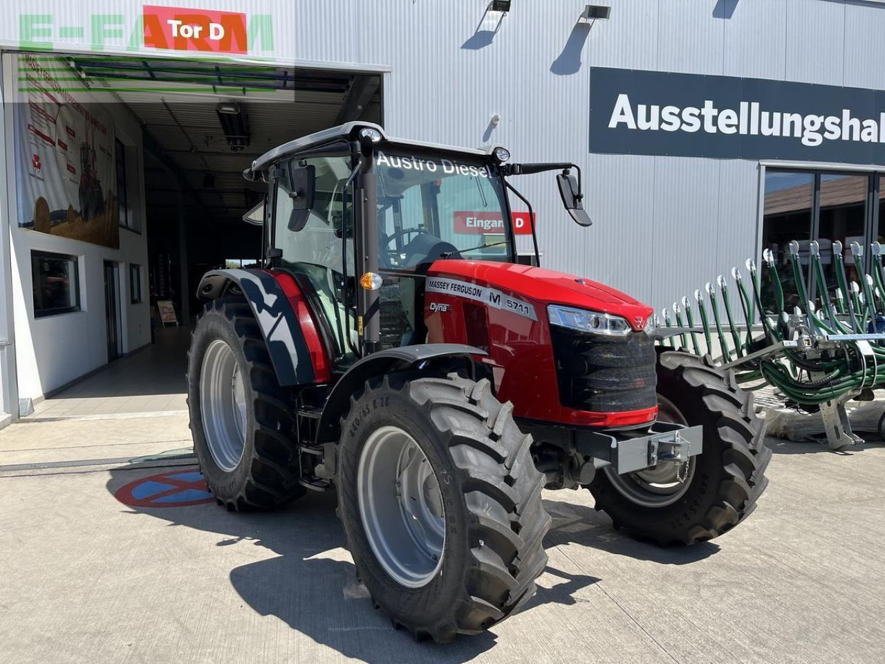 Massey Ferguson mf 5711 - Traktor: das Bild 1 Massey Ferguson mf 5711 - Traktor: das Bild 1