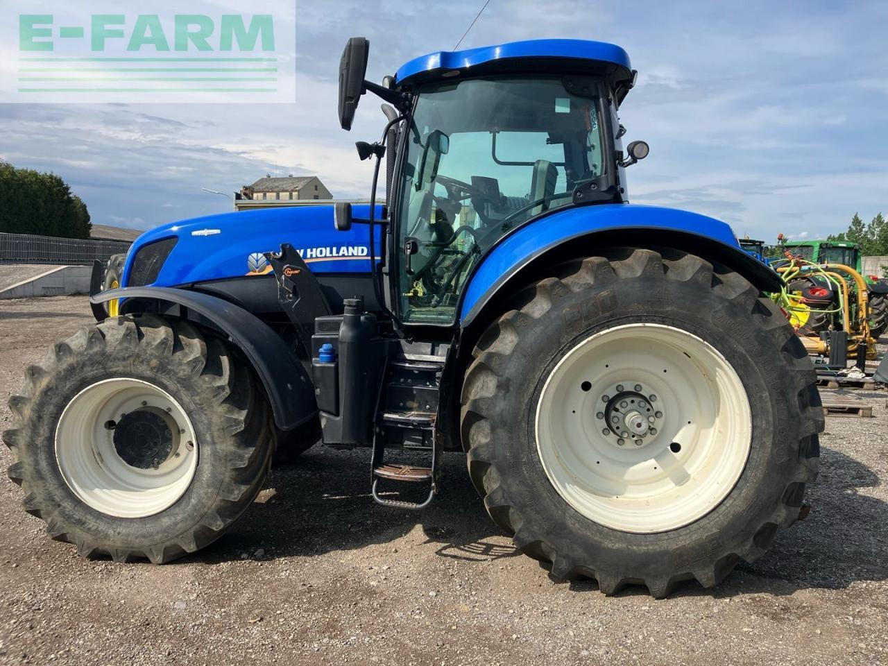 New Holland T7.220 - Traktor: das Bild 2 New Holland T7.220 - Traktor: das Bild 2