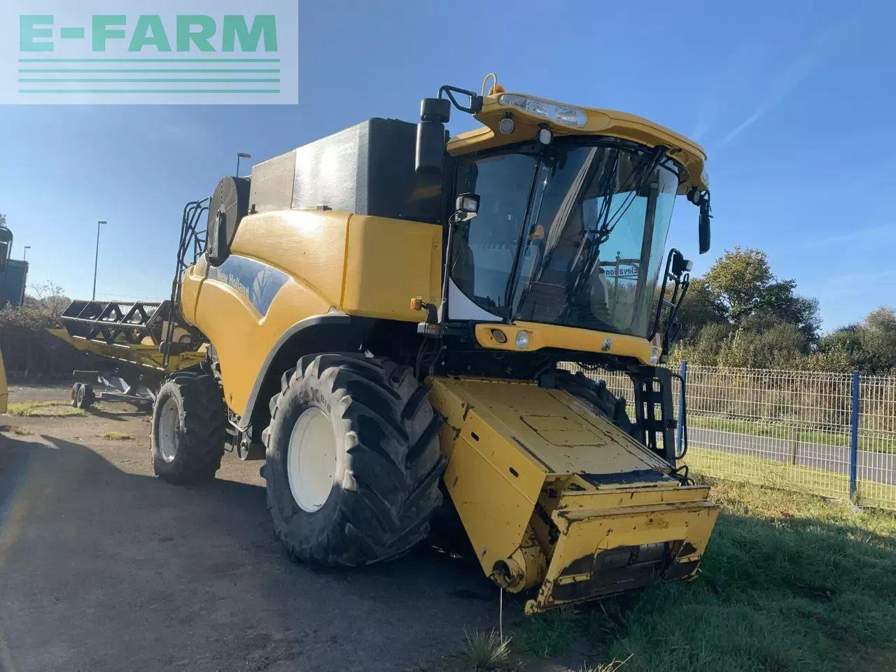 New Holland cr 9070 - Mähdrescher: das Bild 2 New Holland cr 9070 - Mähdrescher: das Bild 2