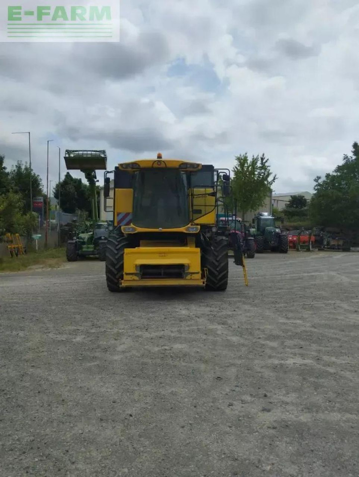 New Holland csx 7050 - Mähdrescher: das Bild 3 New Holland csx 7050 - Mähdrescher: das Bild 3