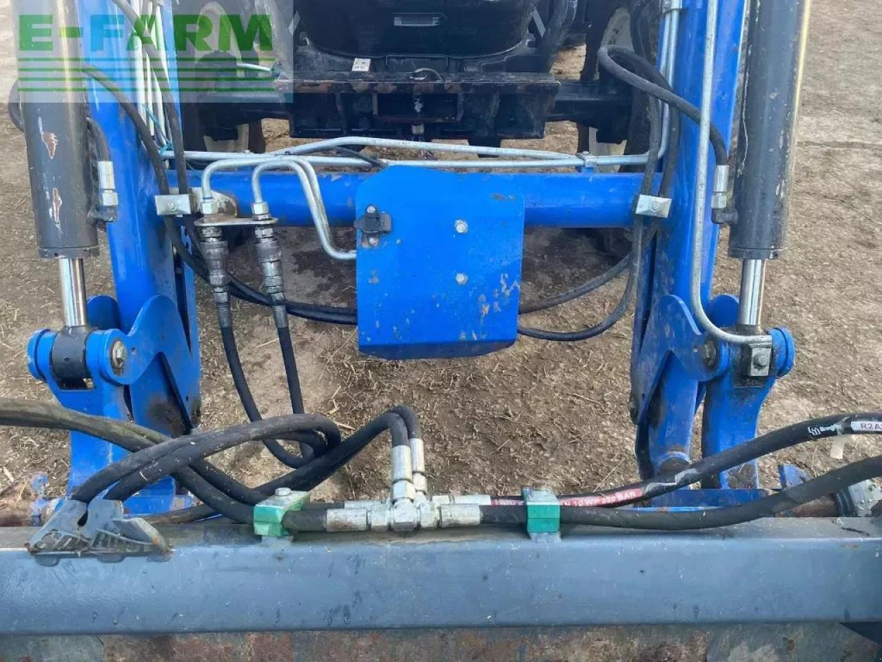 Traktor New Holland t4 75 s S: das Bild 10
