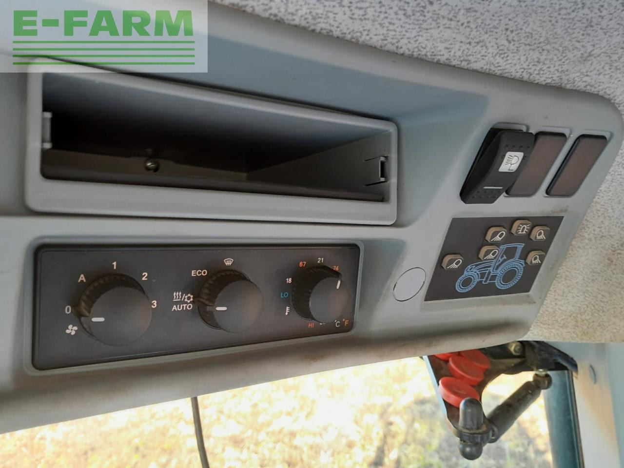 Traktor New Holland t6.140 auto command: das Bild 14