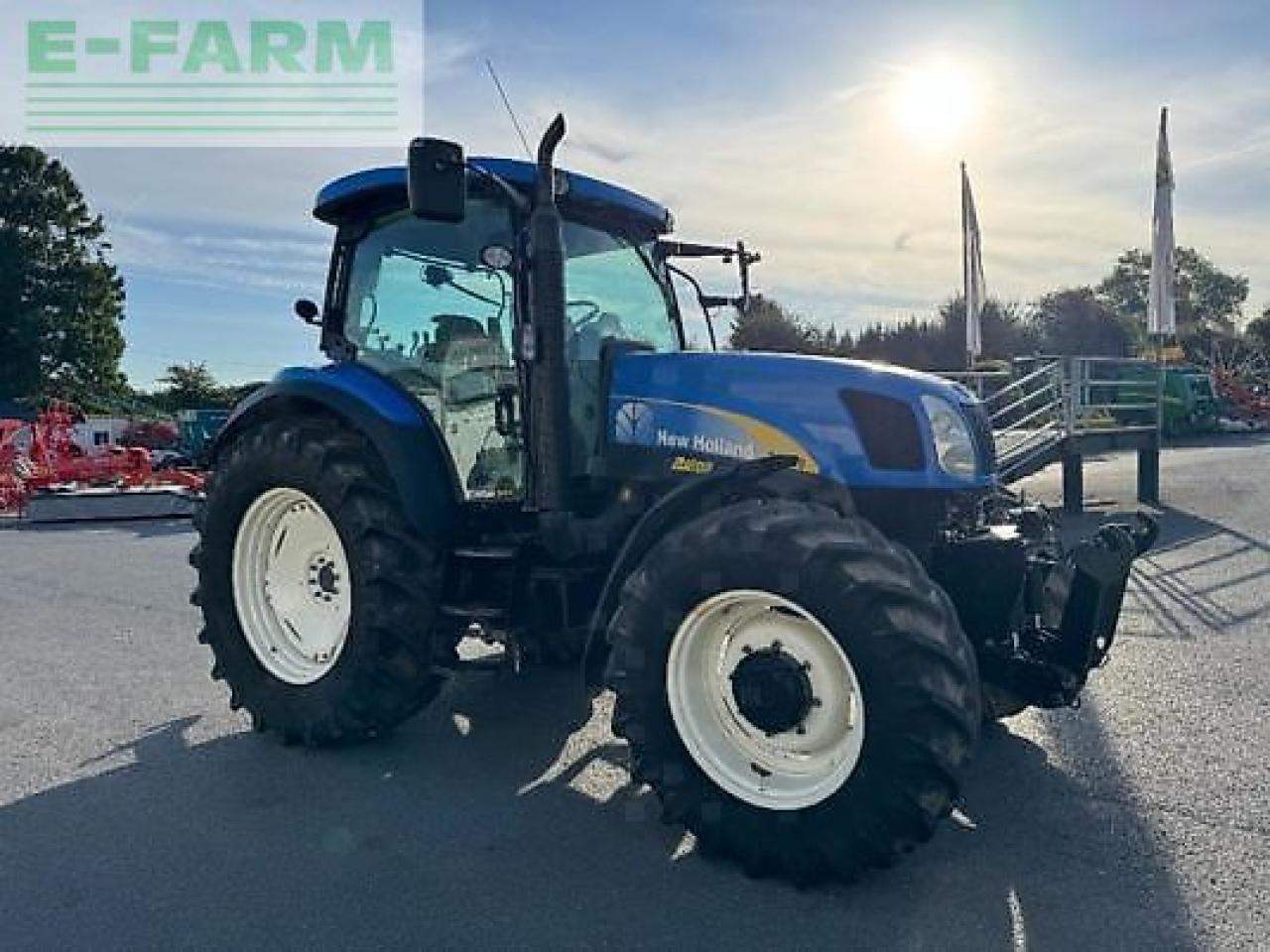 New Holland t6030 - Traktor: das Bild 3 New Holland t6030 - Traktor: das Bild 3