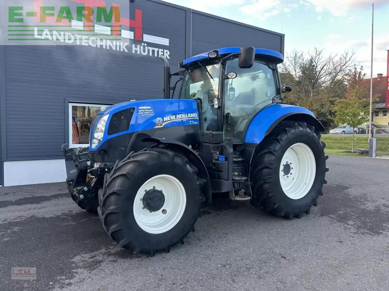 New Holland t7.185 auto command - Traktor: das Bild 1 New Holland t7.185 auto command - Traktor: das Bild 1