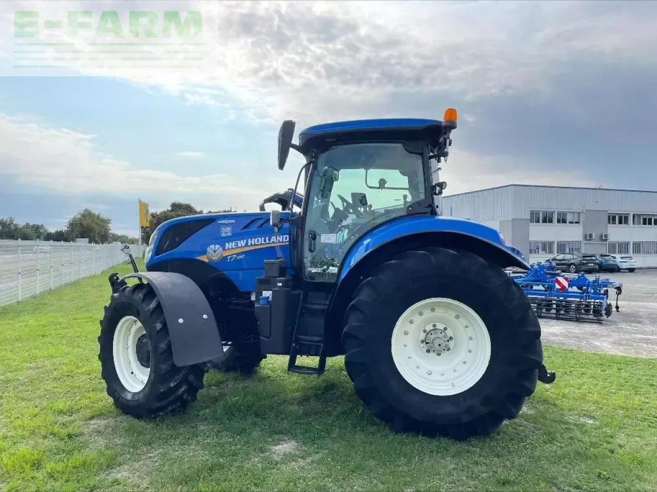 New Holland t7.190 - Traktor: das Bild 4 New Holland t7.190 - Traktor: das Bild 4