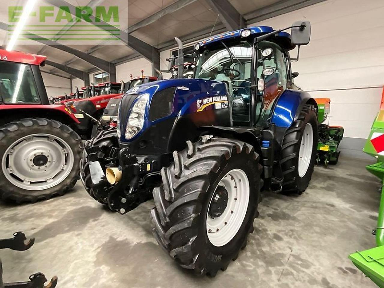 New Holland t7.210 - Traktor: das Bild 2 New Holland t7.210 - Traktor: das Bild 2