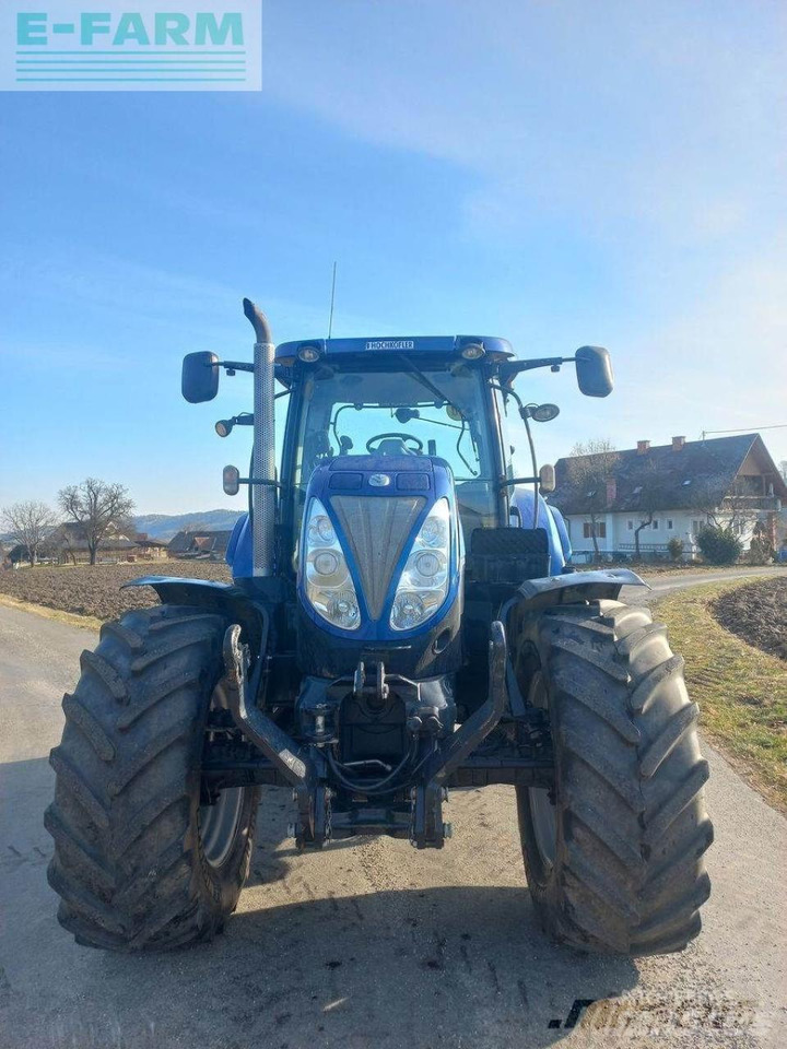 New Holland t7.210 auto command - Traktor: das Bild 2 New Holland t7.210 auto command - Traktor: das Bild 2
