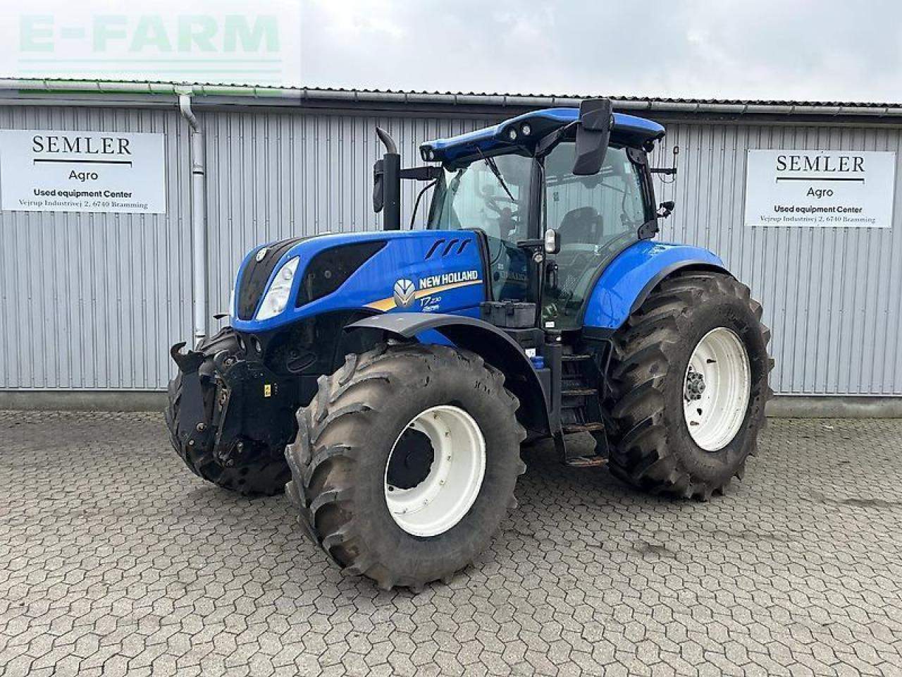 New Holland t7.230 - Traktor: das Bild 1 New Holland t7.230 - Traktor: das Bild 1