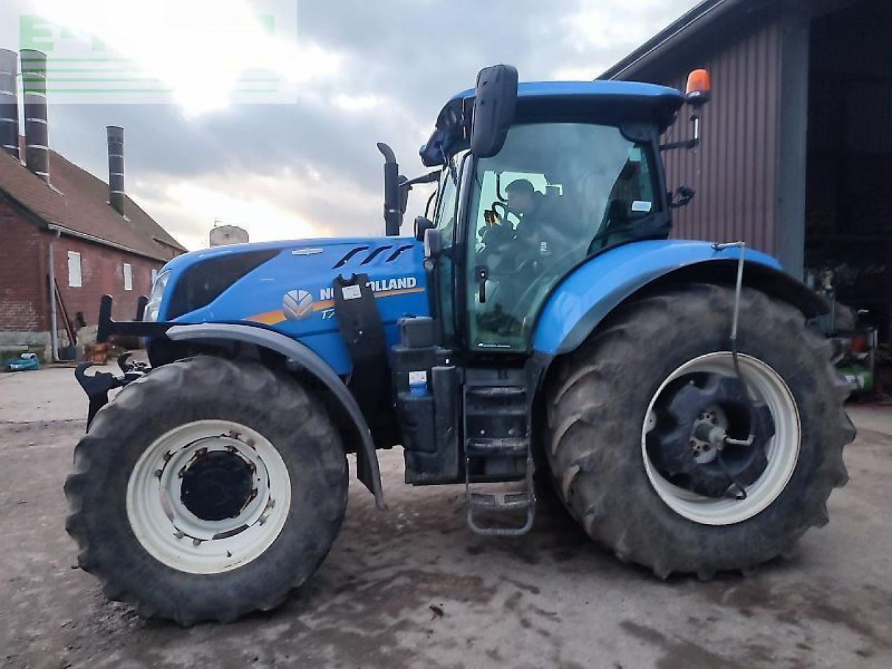 New Holland t7.230 ac - Traktor: das Bild 2 New Holland t7.230 ac - Traktor: das Bild 2