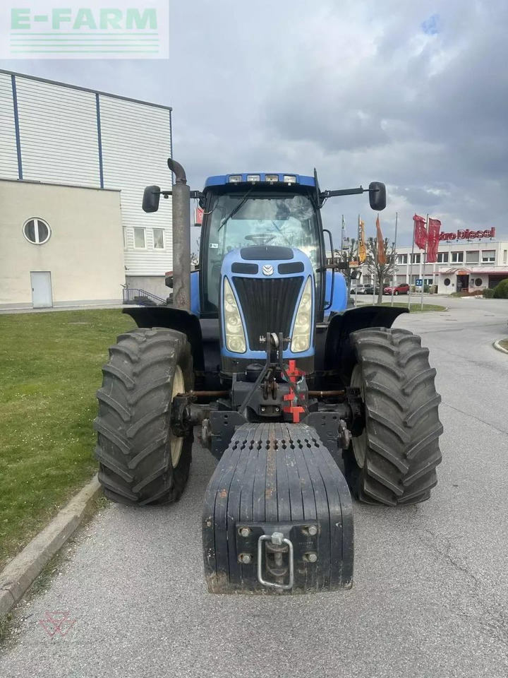 New Holland t8040 - Traktor: das Bild 2 New Holland t8040 - Traktor: das Bild 2