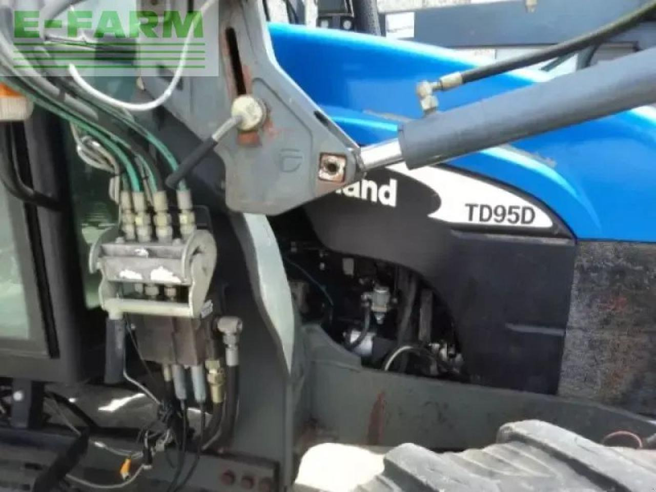 New Holland td 95 d D - Traktor: das Bild 5 New Holland td 95 d D - Traktor: das Bild 5