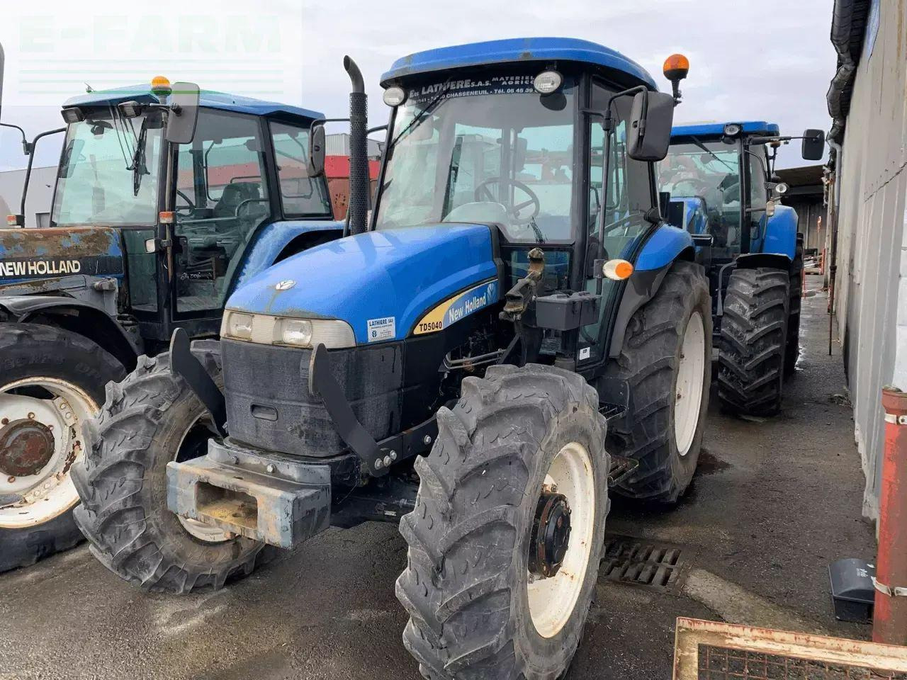 New Holland td5040 - Traktor: das Bild 1 New Holland td5040 - Traktor: das Bild 1