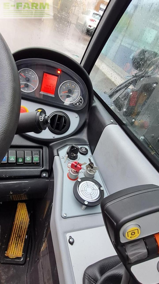 Teleskoplader New Holland th5.26: das Bild 16