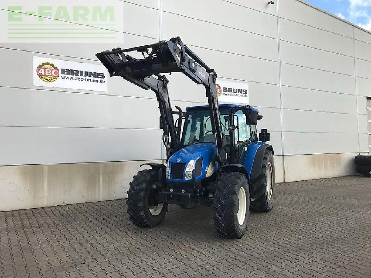 New Holland tl 90 a dt A - Traktor: das Bild 1 New Holland tl 90 a dt A - Traktor: das Bild 1