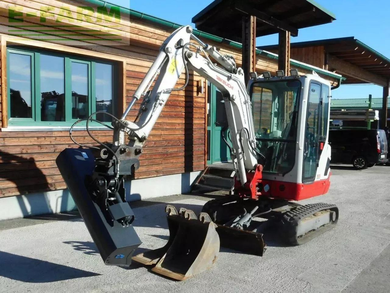 Takeuchi tb 225 ( 2.400kg ) mit hydr. verstellfahrwerk - Minibagger: das Bild 2 Takeuchi tb 225 ( 2.400kg ) mit hydr. verstellfahrwerk - Minibagger: das Bild 2