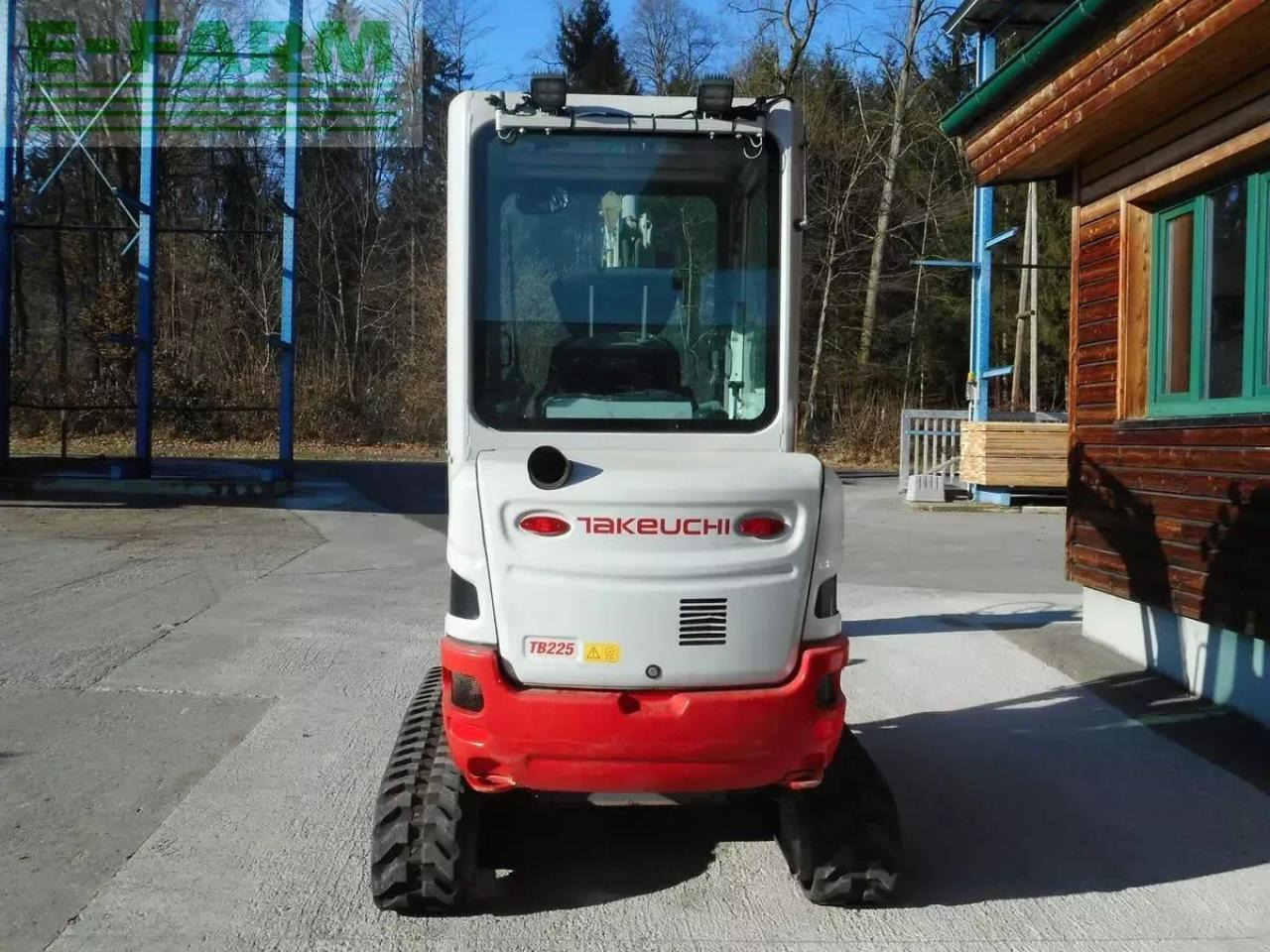 Takeuchi tb 225 ( 2.400kg ) mit hydr. verstellfahrwerk - Minibagger: das Bild 3 Takeuchi tb 225 ( 2.400kg ) mit hydr. verstellfahrwerk - Minibagger: das Bild 3