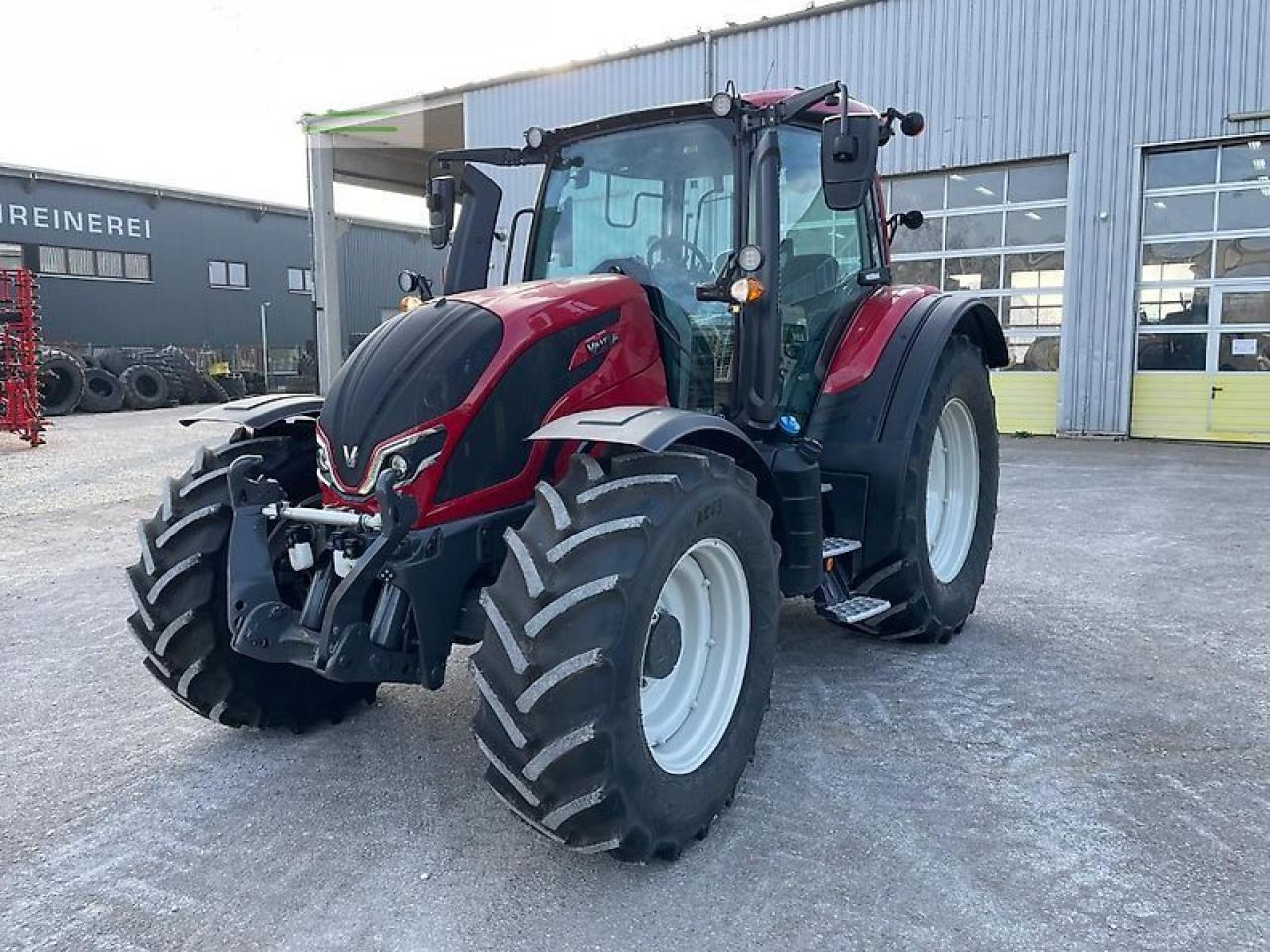 Valtra n155 - Traktor: das Bild 1 Valtra n155 - Traktor: das Bild 1