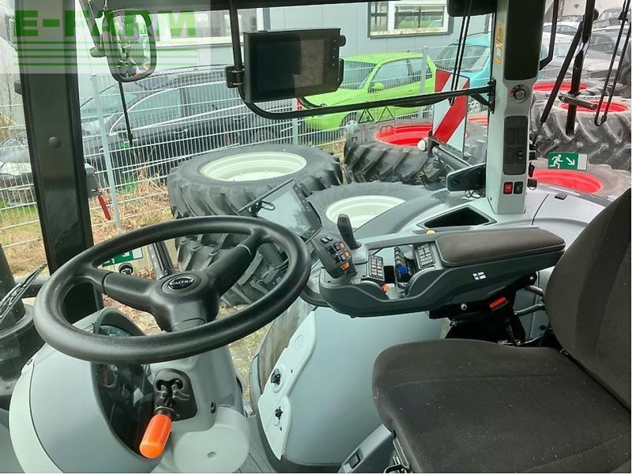 Valtra s324 smarttouch mr19 - Traktor: das Bild 4 Valtra s324 smarttouch mr19 - Traktor: das Bild 4