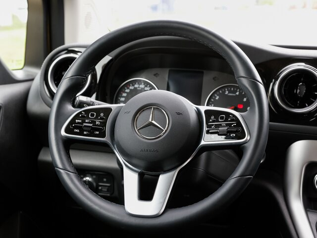 MERCEDES-BENZ T 180 Progressive,AHK,LED,Navi,Kamera,Tempomat... - Personentransporter: das Bild 5 MERCEDES-BENZ T 180 Progressive,AHK,LED,Navi,Kamera,Tempomat... - Personentransporter: das Bild 5