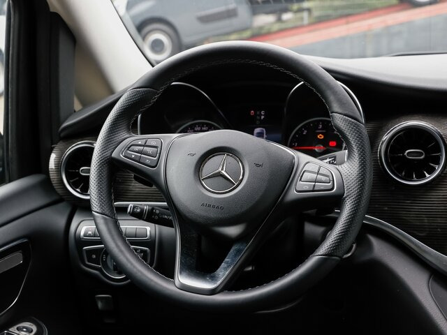 Personentransporter MERCEDES-BENZ V 300 Avantgarde,Extralang,2xSchiebetür el.,AHK...: das Bild 6 Personentransporter MERCEDES-BENZ V 300 Avantgarde,Extralang,2xSchiebetür el.,AHK...: das Bild 6