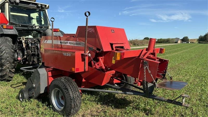 Massey Ferguson 1839 Småballe presser - Ballenwickelgerät: das Bild 4 Massey Ferguson 1839 Småballe presser - Ballenwickelgerät: das Bild 4