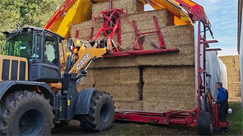 Pomi WRAP 12 - Ballenwickelgerät: das Bild 3 Pomi WRAP 12 - Ballenwickelgerät: das Bild 3