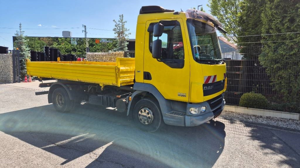DAF Lkw 3-Seiten-Kipper Meiller 45.220, 2 x AHK, Servo - Kipper: das Bild 2 DAF Lkw 3-Seiten-Kipper Meiller 45.220, 2 x AHK, Servo - Kipper: das Bild 2